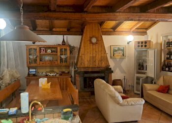 Sala da pranzo - Villa Via Montarello
 
20, Pedara - foto 18