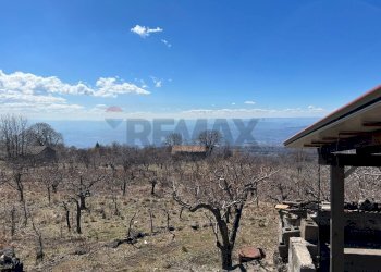 Vista dell\'acqua - Agricultural land C/da Piano Mirio (Strada comunale-Ex Provinciale Nicolosi-Maletto)
 
snc, Biancavilla - photo 14