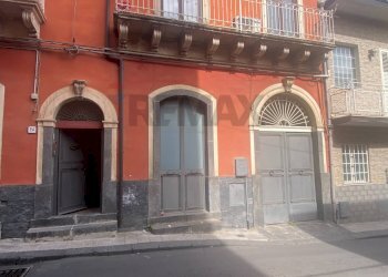 Edificio all\'aperto - Casa indipendente via roma
 
92, Aci Sant'Antonio - foto 2