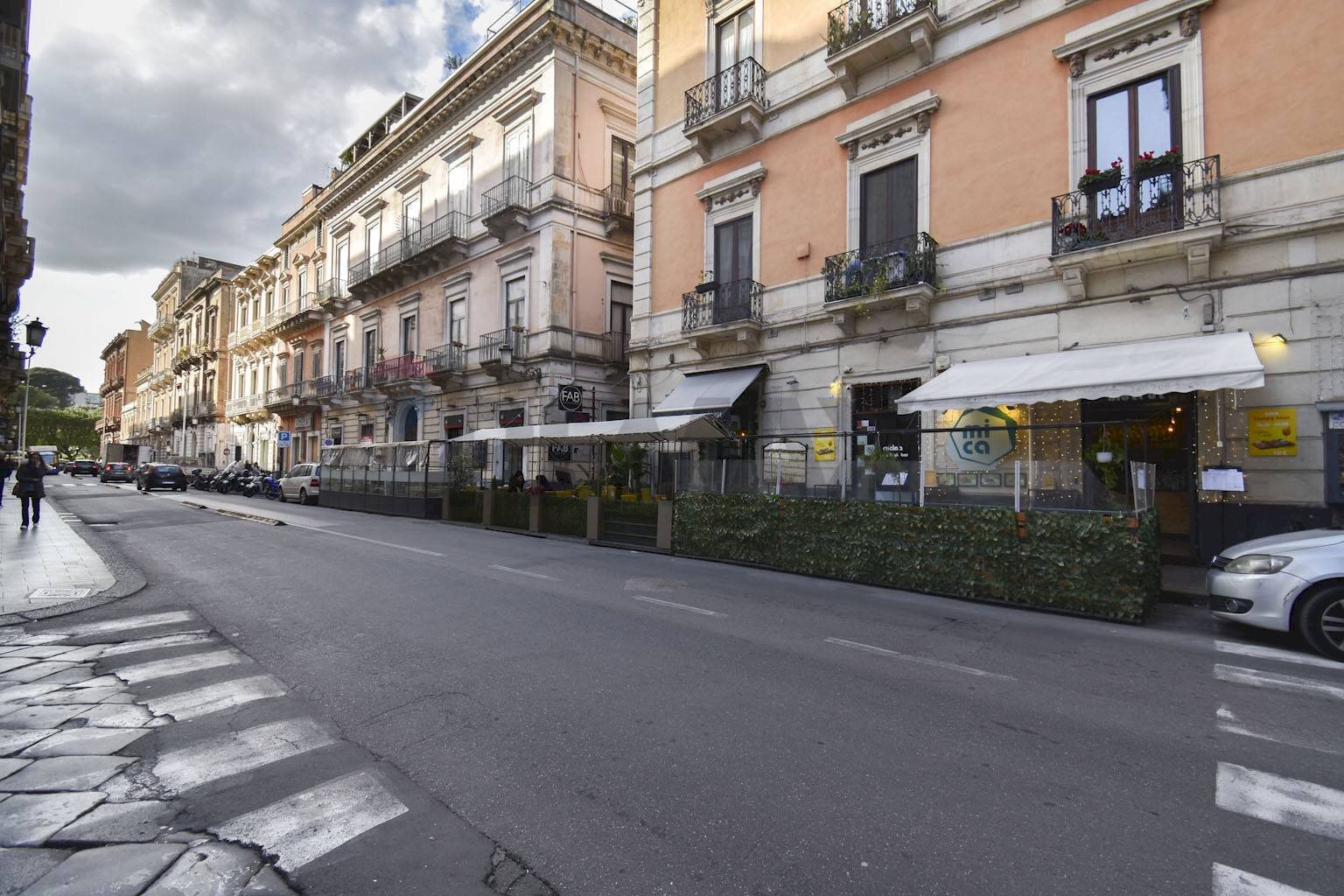 Edificio all\'aperto - Attività Commerciale Via Umberto
 
47, Catania - foto 1