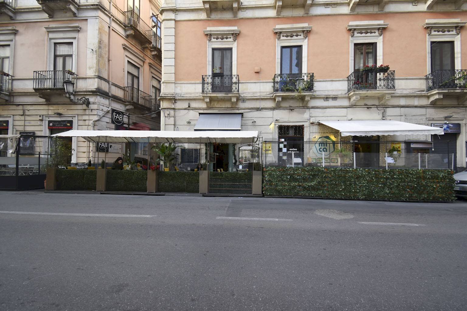 Edificio all\'aperto - Attività Commerciale Via Umberto
 
47, Catania - foto 2