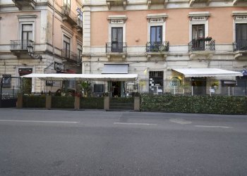Edificio all\'aperto - Attività Commerciale Via Umberto
 
47, Catania - foto 2