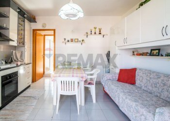 Sala da pranzo - Bilocale Via Dottor Mario Amato
 
59, Mascali - foto 3