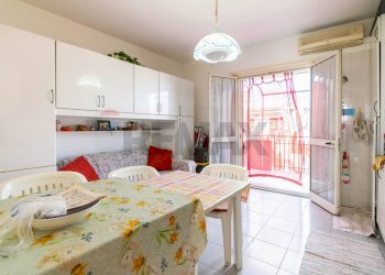 Sala da pranzo - Bilocale Via Dottor Mario Amato
 
59, Mascali - foto 7