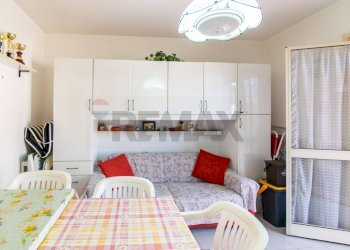 Sala da pranzo - Bilocale Via Dottor Mario Amato
 
59, Mascali - foto 10