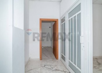 Hall / corridoio - Attività Commerciale via stazzone
 
61, Catania - foto 8