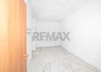 Stanza vuota - Attività Commerciale via stazzone
 
61, Catania - foto 12