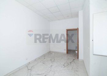 Stanza vuota - Attività Commerciale via stazzone
 
61, Catania - foto 16