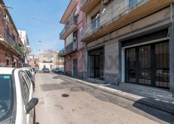 Edificio all\'aperto - Attività Commerciale via stazzone
 
61, Catania - foto 20