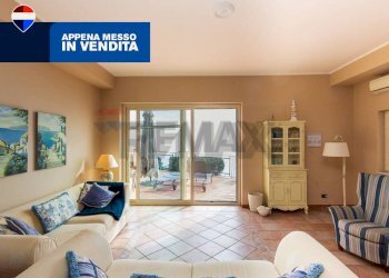 Soggiorno - Casa semi indipendente VIA ACQUA DEL FERRO
 
26, Acireale - foto 1