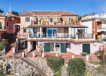 Casa all\'aperto - Casa semi indipendente VIA ACQUA DEL FERRO
 
26, Acireale - foto 2