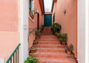 Scale - Casa semi indipendente VIA ACQUA DEL FERRO
 
26, Acireale - foto 5