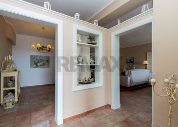 Hall / corridoio - Casa semi indipendente VIA ACQUA DEL FERRO
 
26, Acireale - foto 9