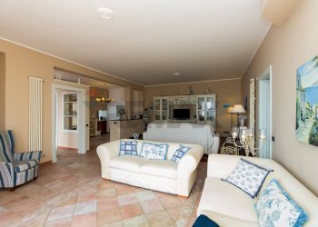 Soggiorno - Casa semi indipendente VIA ACQUA DEL FERRO
 
26, Acireale - foto 19