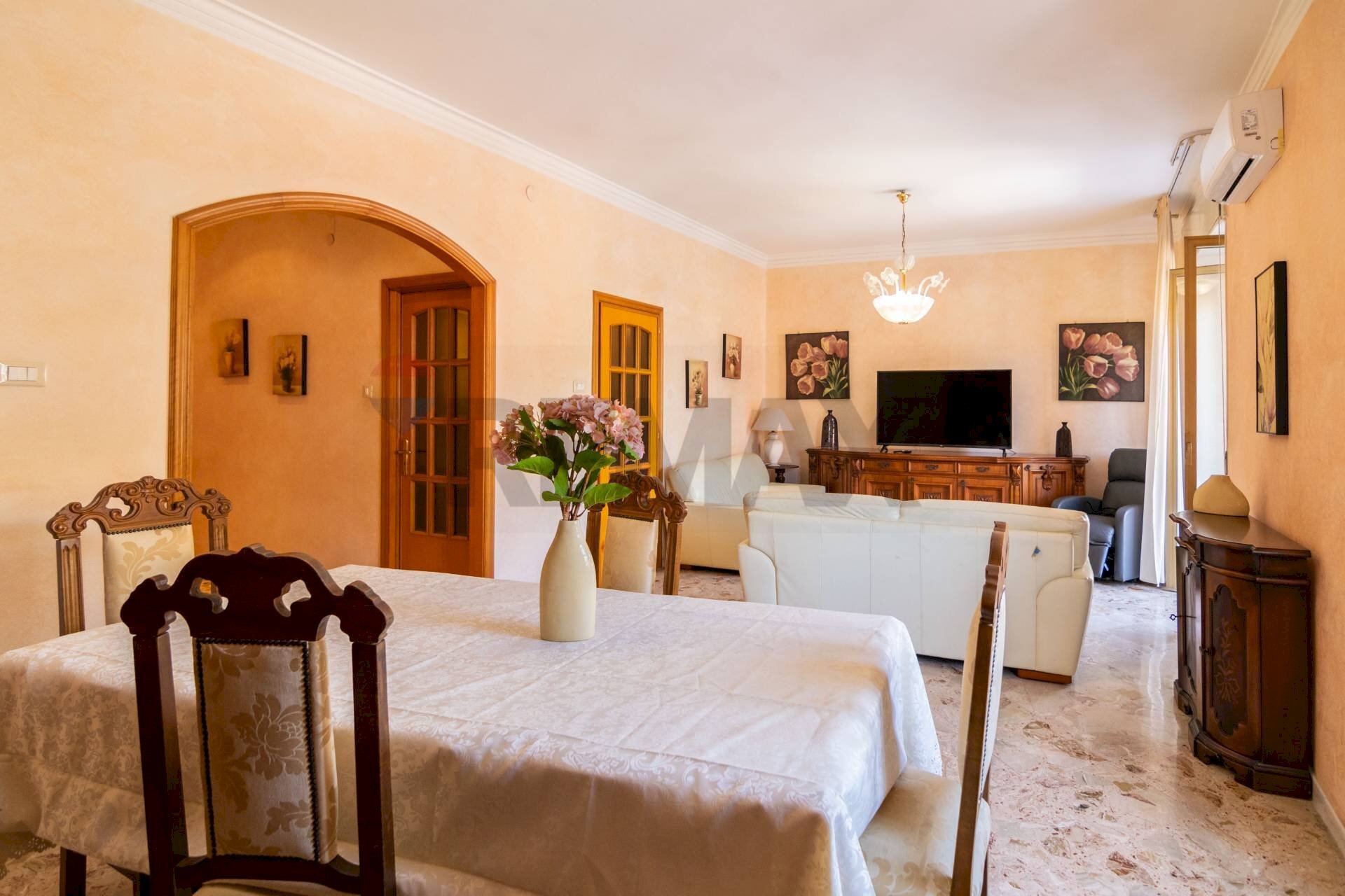 Sala da pranzo - Appartamento Corso Indipendenza
 
29, Catania - foto 2