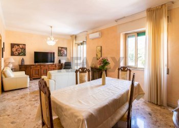 Sala da pranzo - Appartamento Corso Indipendenza
 
29, Catania - foto 1