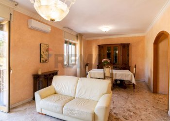 Sala da pranzo - Appartamento Corso Indipendenza
 
29, Catania - foto 4