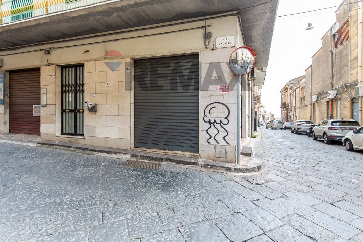Edificio all\'aperto - Negozio Via Galatea
128, Acireale - foto 3