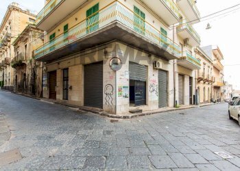 Edificio all\'aperto - Negozio Via Galatea
 
128, Acireale - foto 21