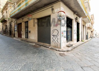 Edificio all\'aperto - Negozio Via Galatea
 
128, Acireale - foto 22