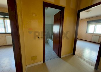 Hall / corridoio - Four-room apartment Via Concetto Marletta
 
13, Aci Castello - photo 29