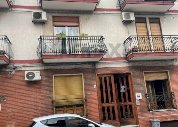 Edificio all\'aperto - Quadrilocale via Libertà
 
32, Aci Catena - foto 1