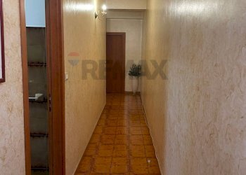 Hall / corridoio - Quadrilocale via Libertà
 
32, Aci Catena - foto 7