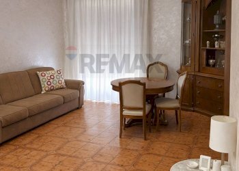 Sala da pranzo - Quadrilocale via Libertà
 
32, Aci Catena - foto 10