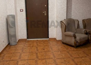 Hall / corridoio - Quadrilocale via Libertà
 
32, Aci Catena - foto 12