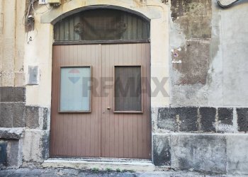 Edificio all\'aperto - Monolocale Via Santissima Trinità
 
60, Catania - foto 1