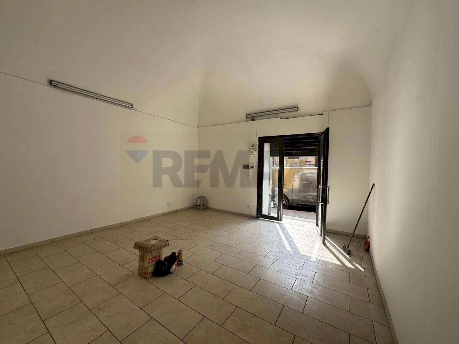 Stanza vuota - Locale Commerciale Via Giuseppe Garibaldi
338, Catania - foto 2