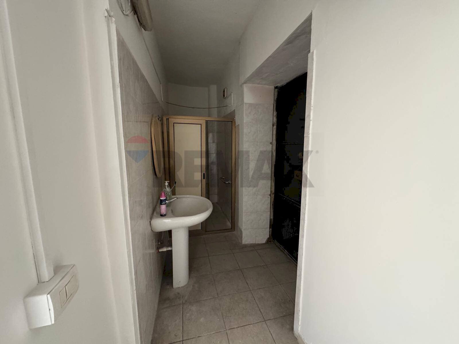 Bagno - Locale Commerciale Via Giuseppe Garibaldi
338, Catania - foto 3