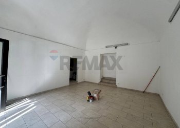 Stanza vuota - Locale Commerciale Via Giuseppe Garibaldi
 
338, Catania - foto 1