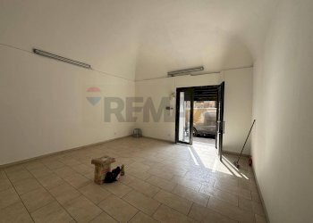 Stanza vuota - Locale Commerciale Via Giuseppe Garibaldi
 
338, Catania - foto 2