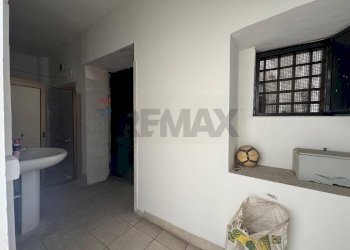 Bagno - Locale Commerciale Via Giuseppe Garibaldi
 
338, Catania - foto 5