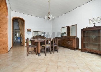 Sala da pranzo - Independent house via guglielmo marconi
 
23/25/27, Zafferana Etnea - photo 5