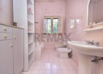 Bagno - Independent house via guglielmo marconi
 
23/25/27, Zafferana Etnea - photo 12