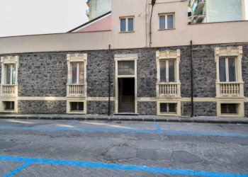 Edificio all\'aperto - Independent house Via Eugenio Curiel
 
1, Adrano - photo 1