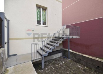 Scale - Independent house Via Eugenio Curiel
 
1, Adrano - photo 9