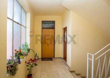 pianerottolo  ingresso - Appartamento Via Macello
 
10, San Gregorio di Catania - foto 5