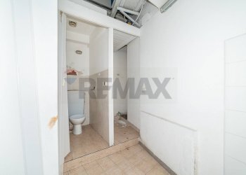 Bagno - Locale Commerciale Viale Mario Rapisardi
 
69, Catania - foto 12