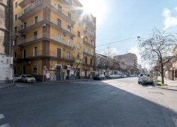 Edificio all\'aperto - Locale Commerciale Viale Mario Rapisardi
 
69, Catania - foto 18