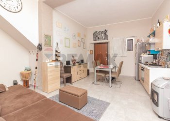 Sala da pranzo - Casa semi indipendente Via Montecenere
 
47, Paterno - foto 8