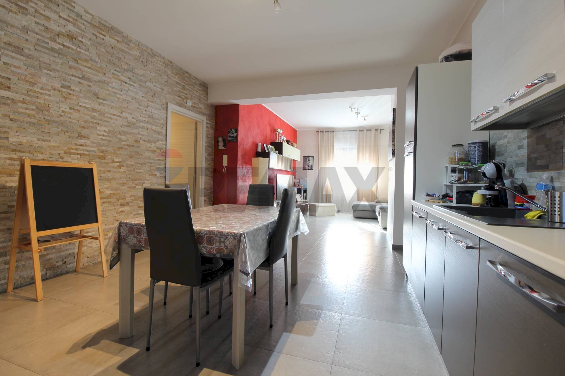 Cucina - Trilocale Viale Delle Medaglie D'oro
 
84, Catania - foto 1