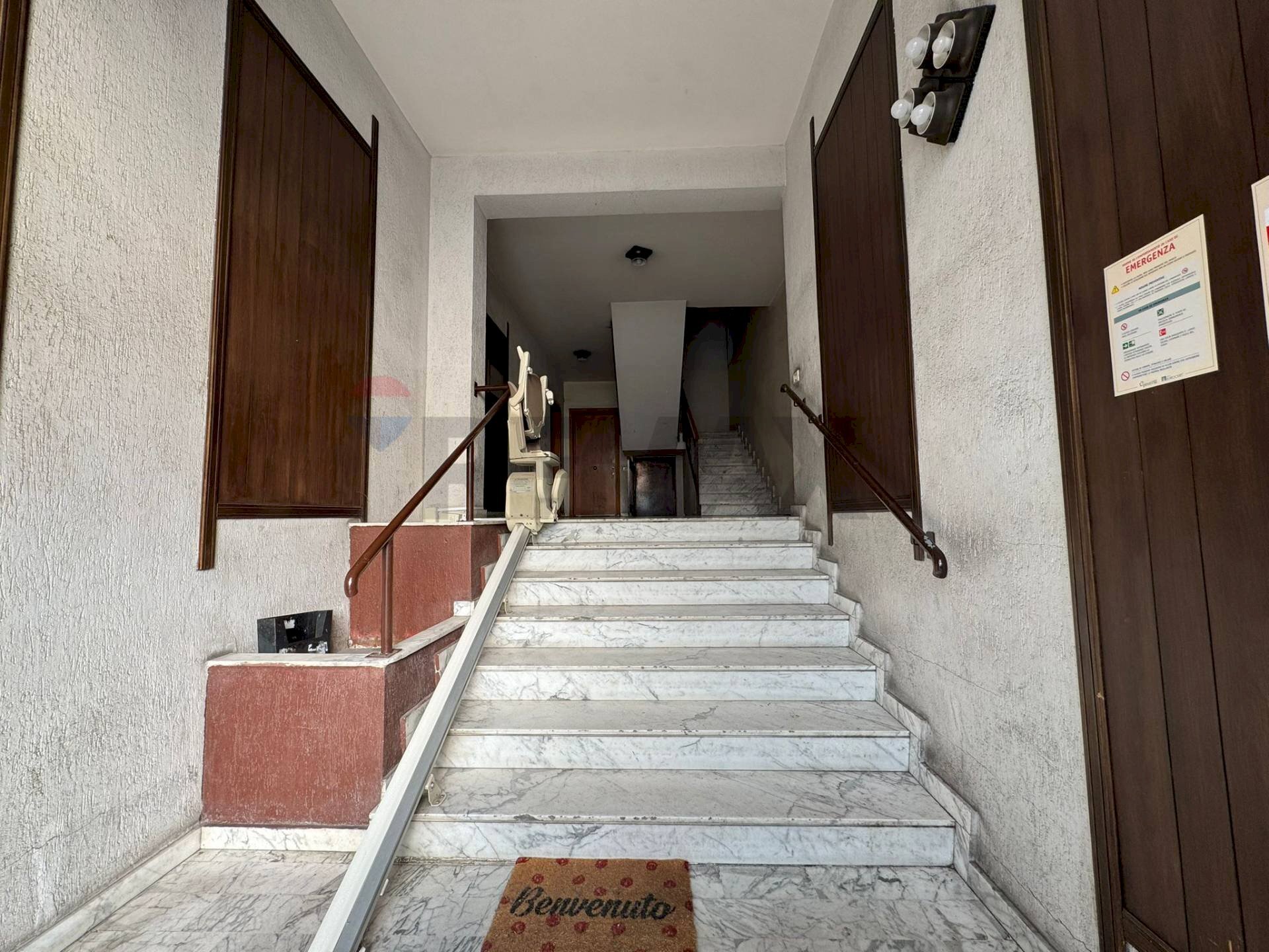 Scale - Trilocale Viale Delle Medaglie D'oro
84, Catania - foto 2