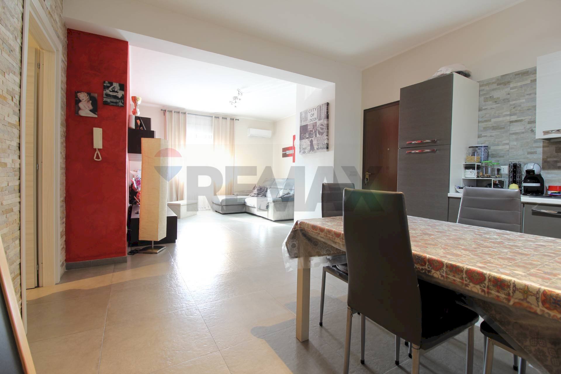 Sala da pranzo - Trilocale Viale Delle Medaglie D'oro
84, Catania - foto 3