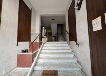 Scale - Trilocale Viale Delle Medaglie D'oro
 
84, Catania - foto 2