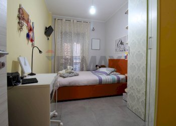 Camera / camera da letto - Trilocale Viale Delle Medaglie D'oro
 
84, Catania - foto 9