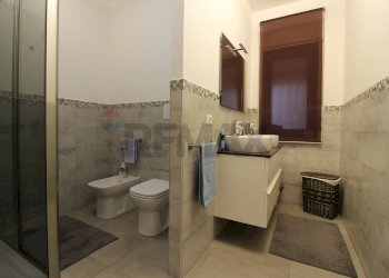Bagno - Trilocale Viale Delle Medaglie D'oro
 
84, Catania - foto 10