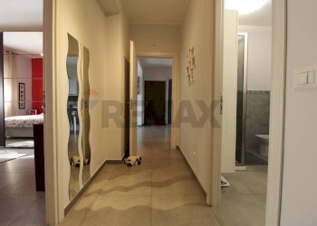 Hall / corridoio - Trilocale Viale Delle Medaglie D'oro
 
84, Catania - foto 11